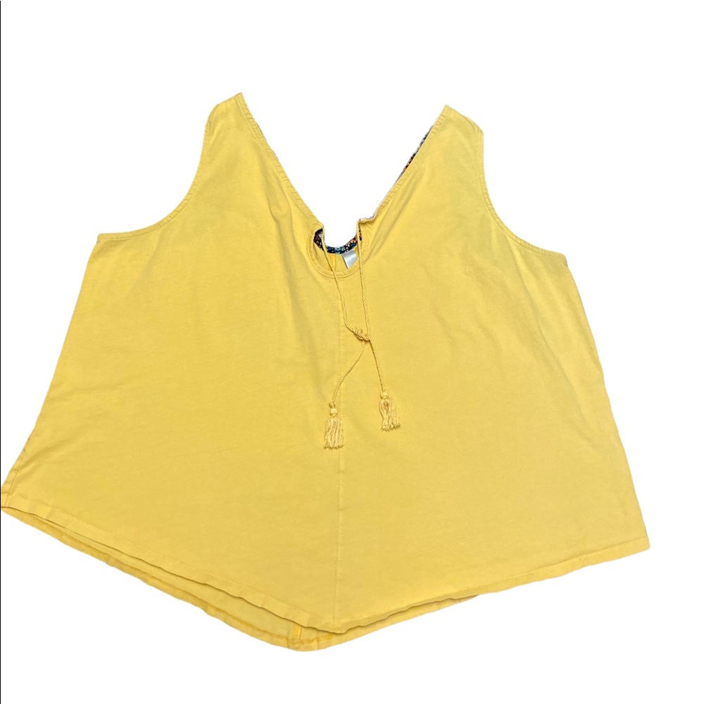 Simply Cacique mustard yellow V hemline keyhole neckline tassel detail t…
